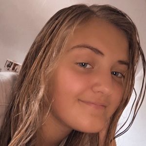 Meet your Posher, Ella